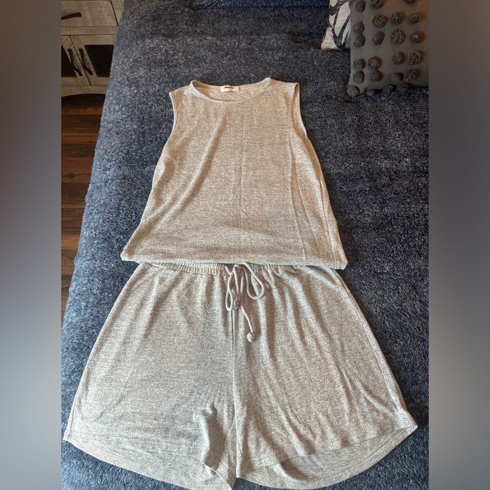 Amalli Talli gray short set, size medium, drawstring waist.